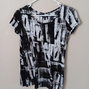 *FINAL. Black and White Vera Wang Tee